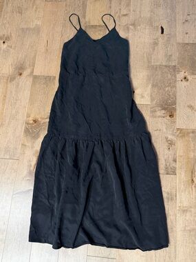 Everlane Tiered V-Neck Dress